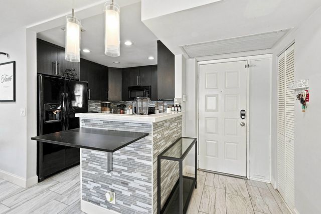 5 of 50 - 2581 Carambola Circle N, Coconut Creek, FL