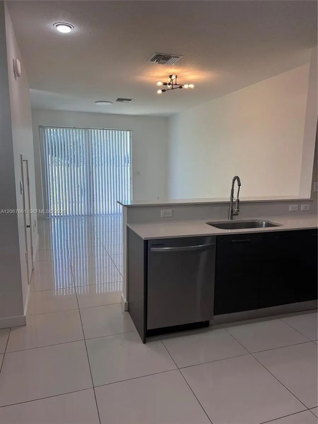 2 of 36 - 3584 Nw 13th Street, Lauderhill, FL
