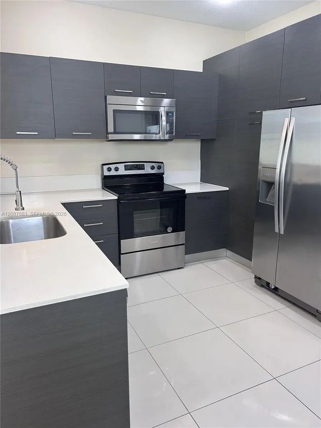 4 of 36 - 3584 Nw 13th Street, Lauderhill, FL