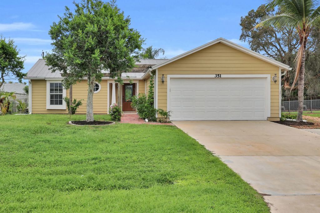 351 Sw Dwight Avenue, Port St. Lucie
