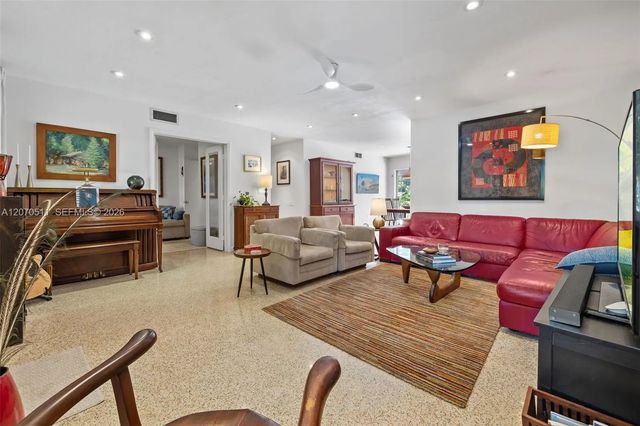 3 of 32 - 6390 Sw 69th Street, South Miami, FL