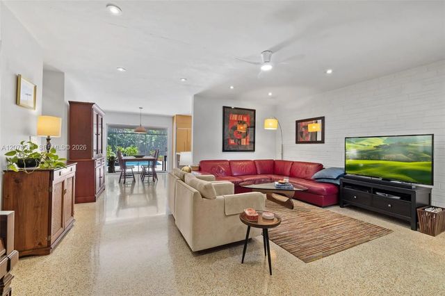 4 of 32 - 6390 Sw 69th Street, South Miami, FL
