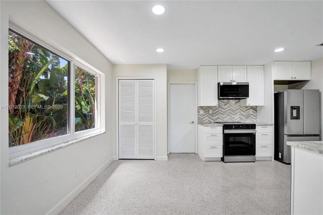 5 of 39 - 1524 Ne 37th Street, Oakland Park, FL