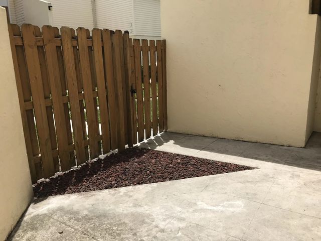 3 of 21 - 645 Executive Center Drive #r-105, West Palm Beach, FL