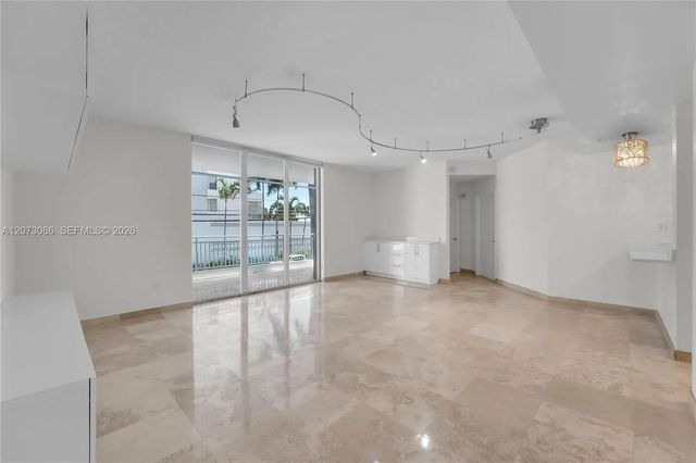 5 of 30 - 1 Century Lane #202, Miami Beach, FL