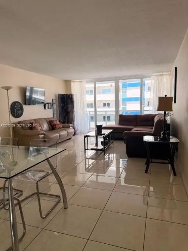 3140 S Ocean Drive #309, Hallandale Beach