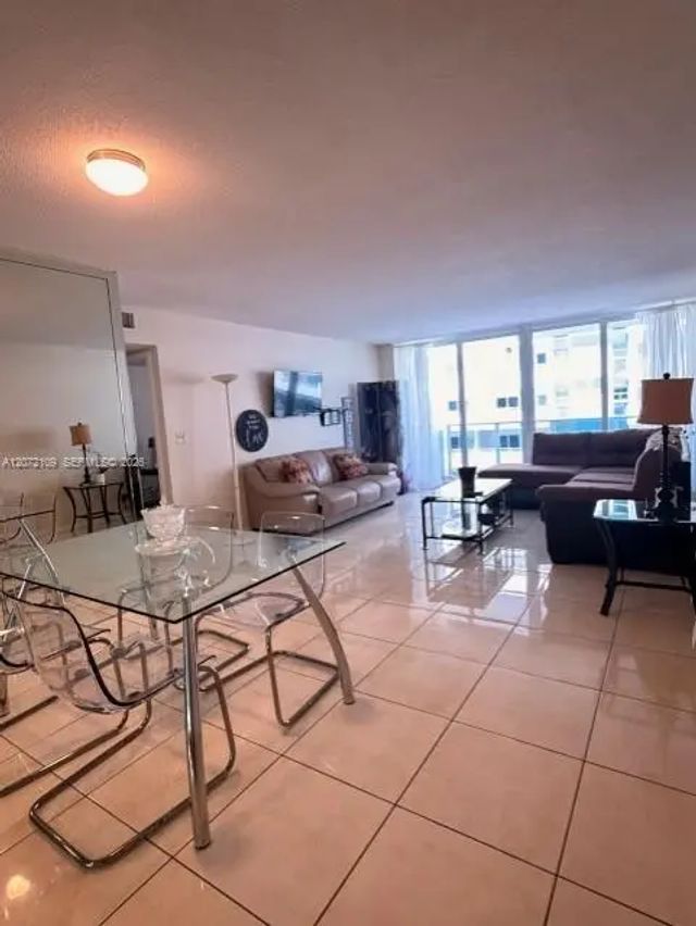 3 of 19 - 3140 S Ocean Drive #309, Hallandale Beach, FL