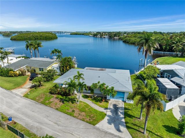 216 Sw Cabana Point Circle, Stuart