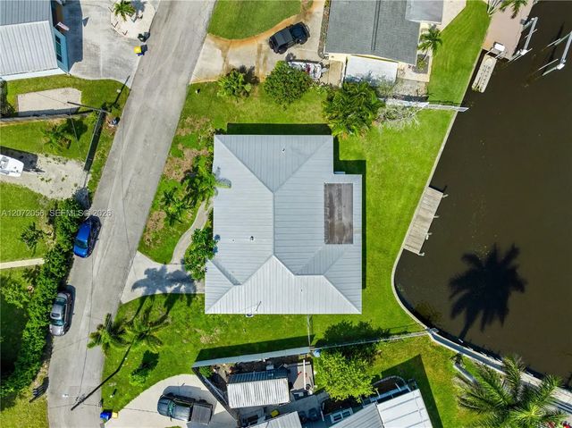 3 of 27 - 216 Sw Cabana Point Circle, Stuart, FL