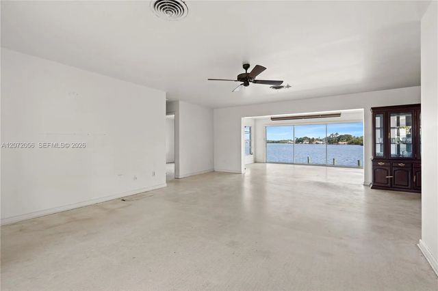 5 of 27 - 216 Sw Cabana Point Circle, Stuart, FL