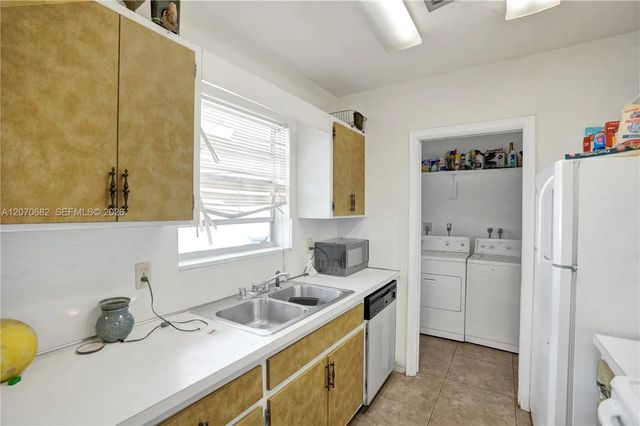 5 of 14 - 5706-5708 Lincoln Street #1-2, Hollywood, FL