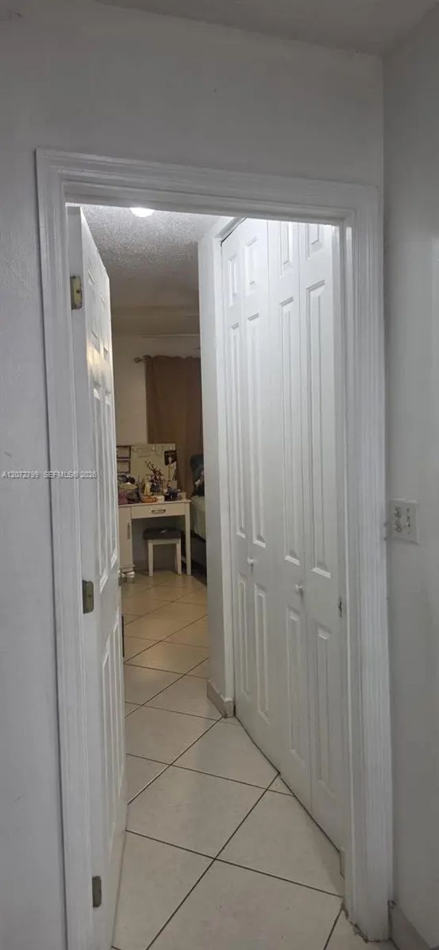 3 of 18 - 4118 N Circle Drive, Hollywood, FL