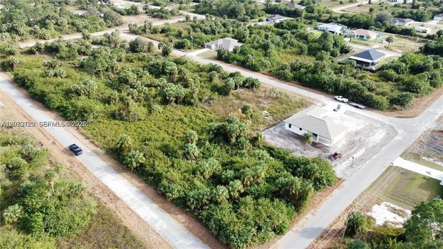5 of 7 - 728 Cahn Street E, Lehigh Acres, FL