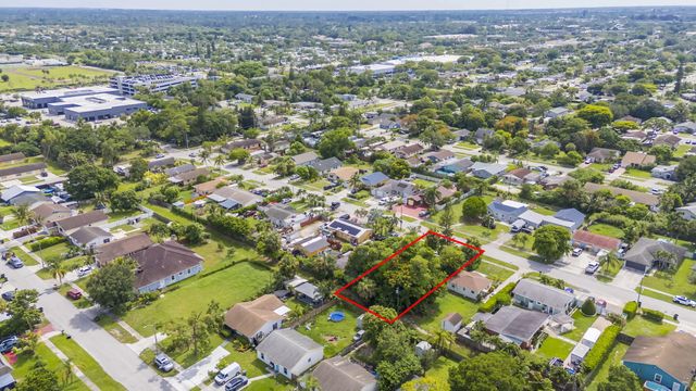 240 Perry Avenue, Greenacres