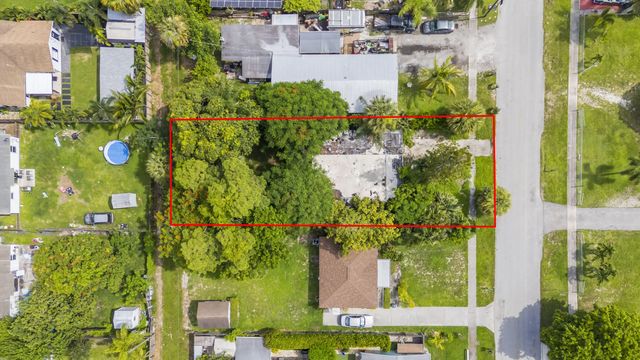 2 of 7 - 240 Perry Avenue, Greenacres, FL