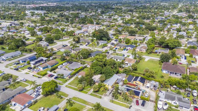 5 of 7 - 240 Perry Avenue, Greenacres, FL