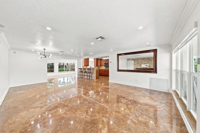 5 of 42 - 2010 Ne 31st Street, Lighthouse Point, FL