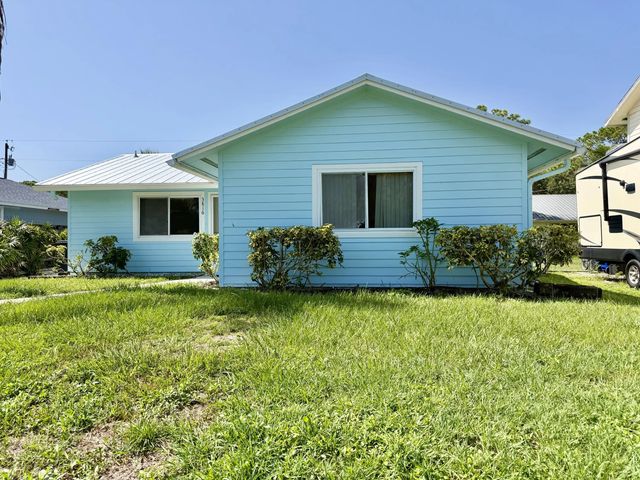 2 of 27 - 3816 Se Middle Street, Stuart, FL