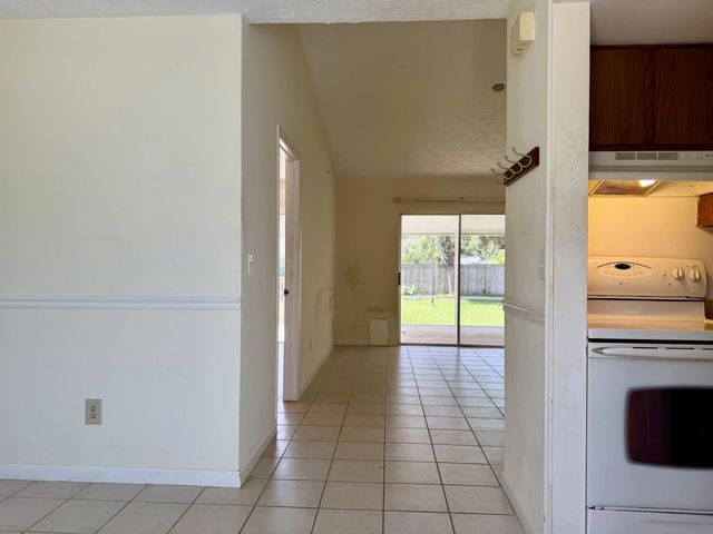 4 of 27 - 3816 Se Middle Street, Stuart, FL