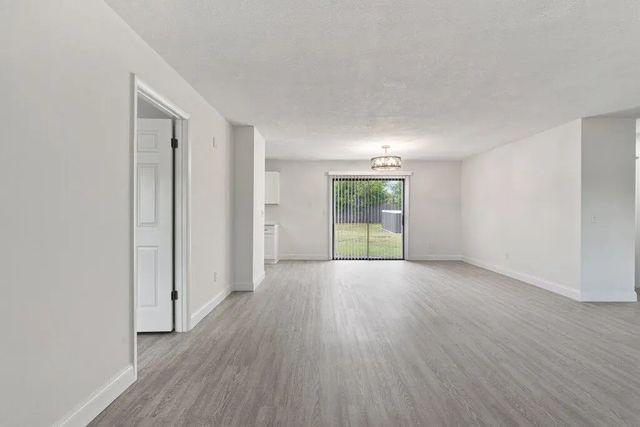 3 of 22 - 1089 Sw Janar Avenue, Port St. Lucie, FL
