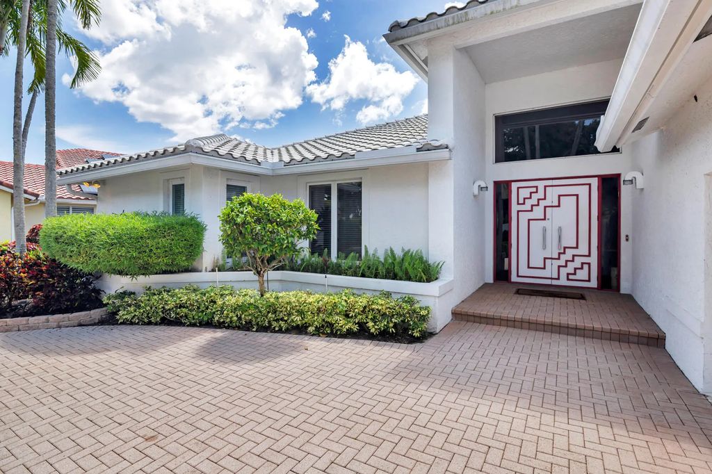 12 Sutton Drive, Boynton Beach