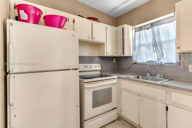 5 of 31 - 2180 Nw 30th Street, Miami, FL