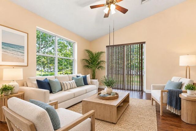 4 of 30 - 6060 Azalea Circle, West Palm Beach, FL