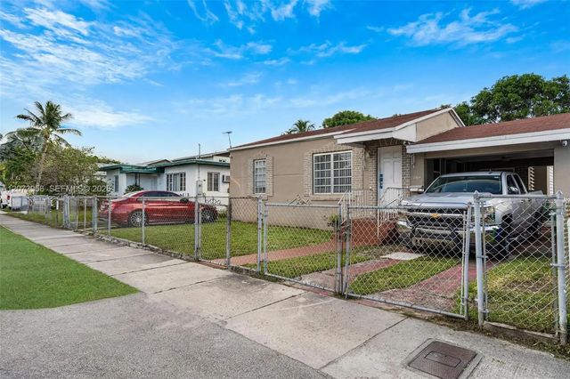 4 of 35 - 2364 Sw 14th Street, Miami, FL