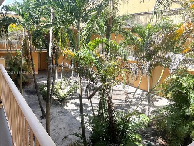 2 of 35 - 17901 Nw 68th Avenue #t207, Hialeah, FL