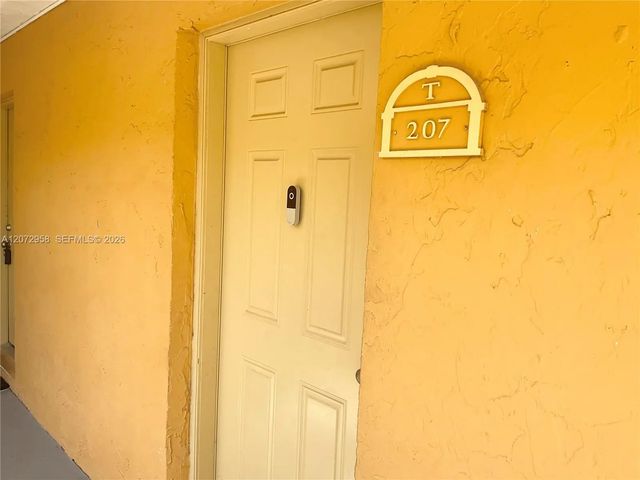 3 of 35 - 17901 Nw 68th Avenue #t207, Hialeah, FL