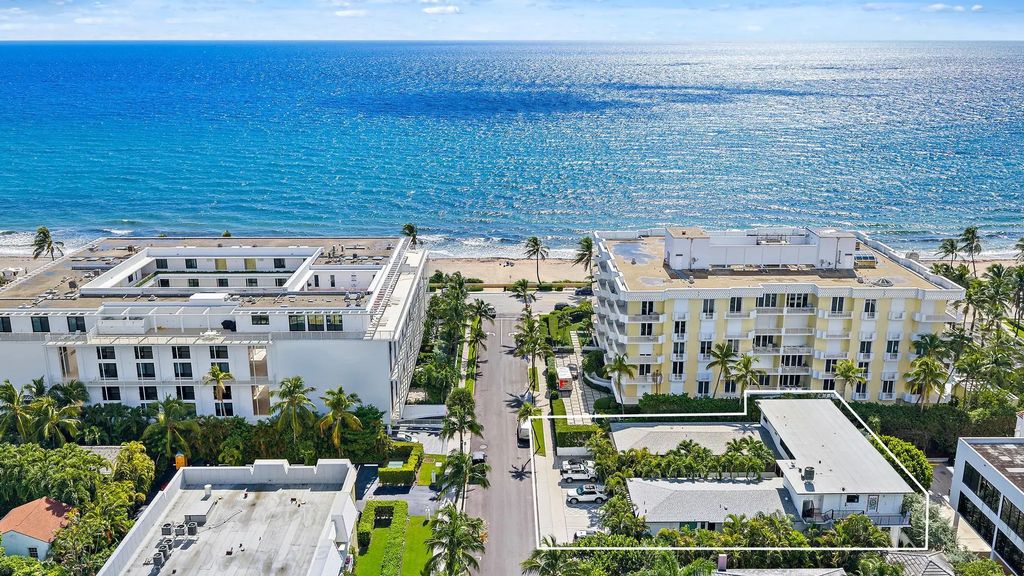 122 Peruvian Avenue #16, Palm Beach