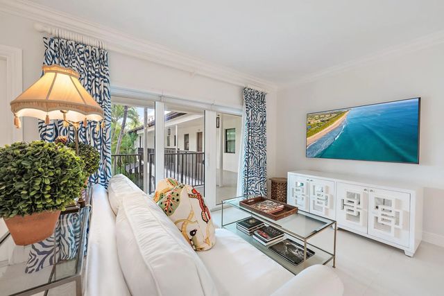 2 of 18 - 122 Peruvian Avenue #16, Palm Beach, FL