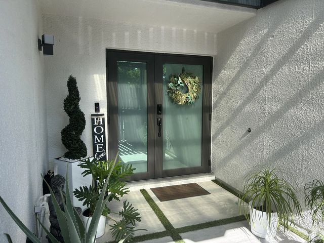 3 of 43 - 1390 E Golfview Drive, Pembroke Pines, FL