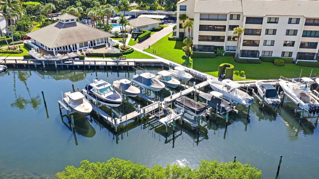 Oak Harbour  Drive, Juno Beach