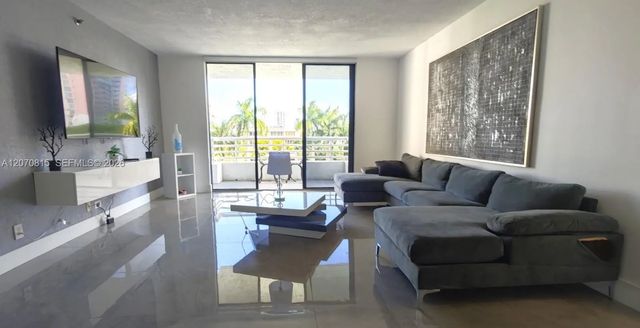 3 of 23 - 3300 Ne 192nd Street #517, Aventura, FL