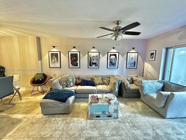 3800 Hillcrest Drive #315, Hollywood