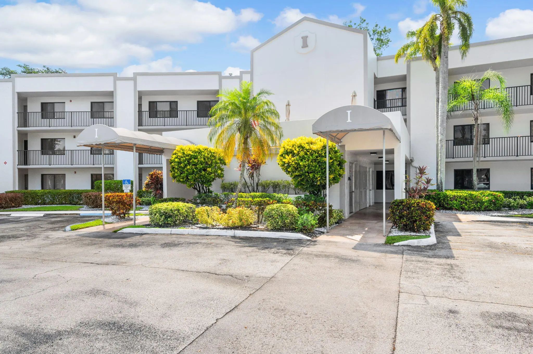 10837 W Clairmont Circle #208, Tamarac
