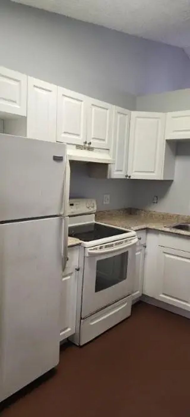 3 of 21 - 2431 Nw 56th Avenue #204, Lauderhill, FL