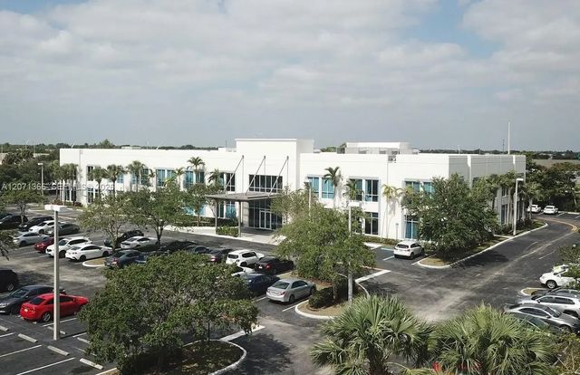 4 of 50 - 2010 Nw 150th Avenue #105, Pembroke Pines, FL