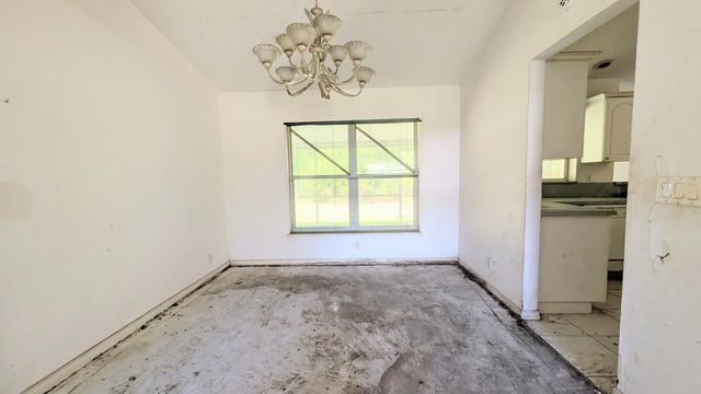 4 of 18 - 2501 Iroquois Avenue, Fort Pierce, FL