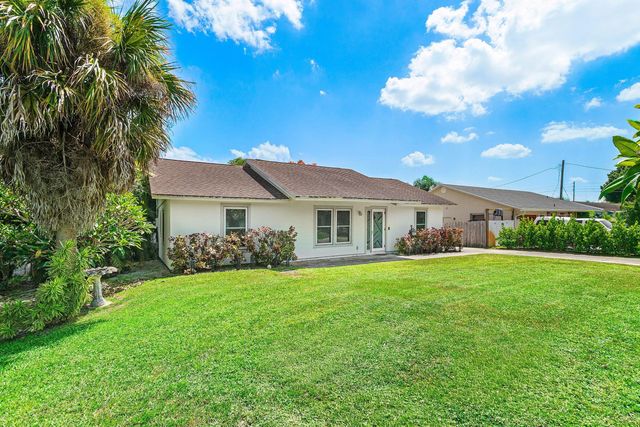 4 of 32 - 7442 Canal Drive, Lake Worth, FL
