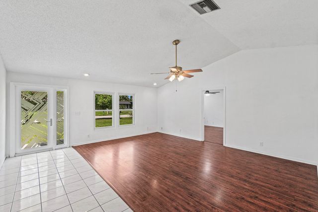 5 of 32 - 7442 Canal Drive, Lake Worth, FL