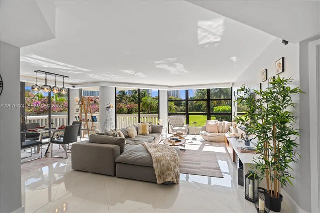 5 of 98 - 1000 W Island Boulevard #202, Aventura, FL