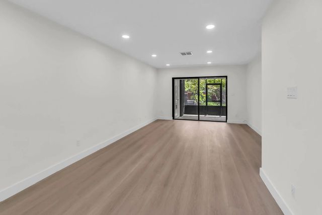 2 of 41 - 176 Nw 106th Terrace, Pembroke Pines, FL