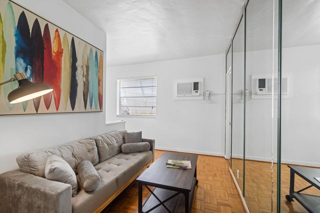172 N County Road #2, Palm Beach