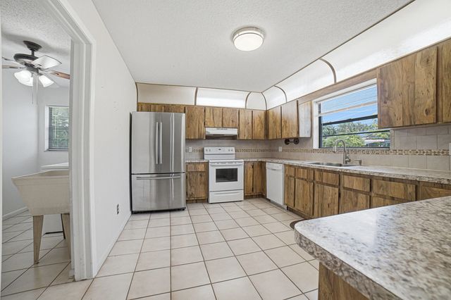 5 of 34 - 4340 Sw 74th Avenue, Davie, FL