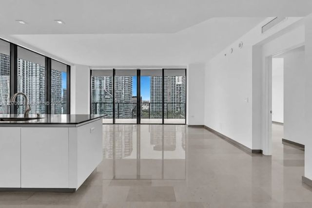 5 of 40 - 68 Se 6th Street #1702, Miami, FL
