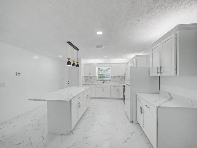 5 of 24 - 3961 Se Dixie Ross Street, Stuart, FL