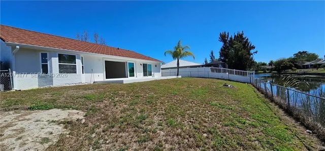 4 of 49 - 420 Se 15th Terrace, Cape Coral, FL
