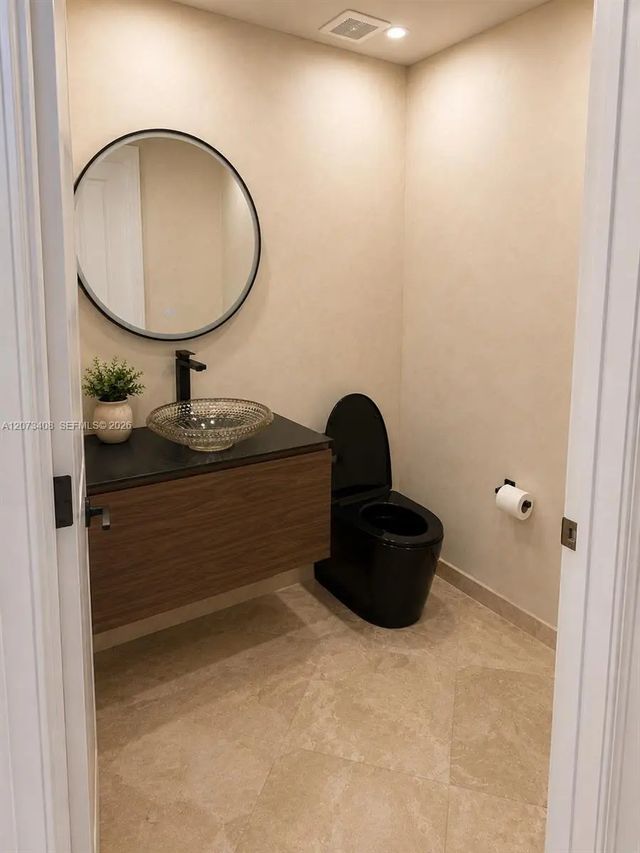 5 of 21 - 3225 Ne 207th Terrace, Aventura, FL